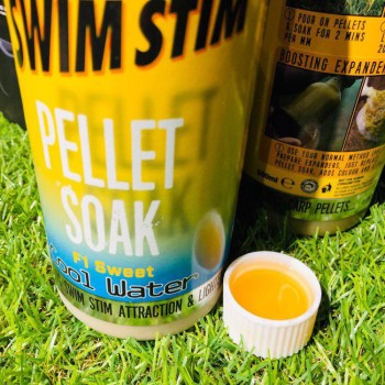 Dynamite Baits Swim Stim Pellet Soak – F1 Sweet Cool Water Likvīds granulām aukstā ūdenī (Salds) 500ml