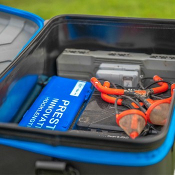 Preston Innovations Hardcase Tackle Safe Ūdensnecaurlaidīga piederumu soma